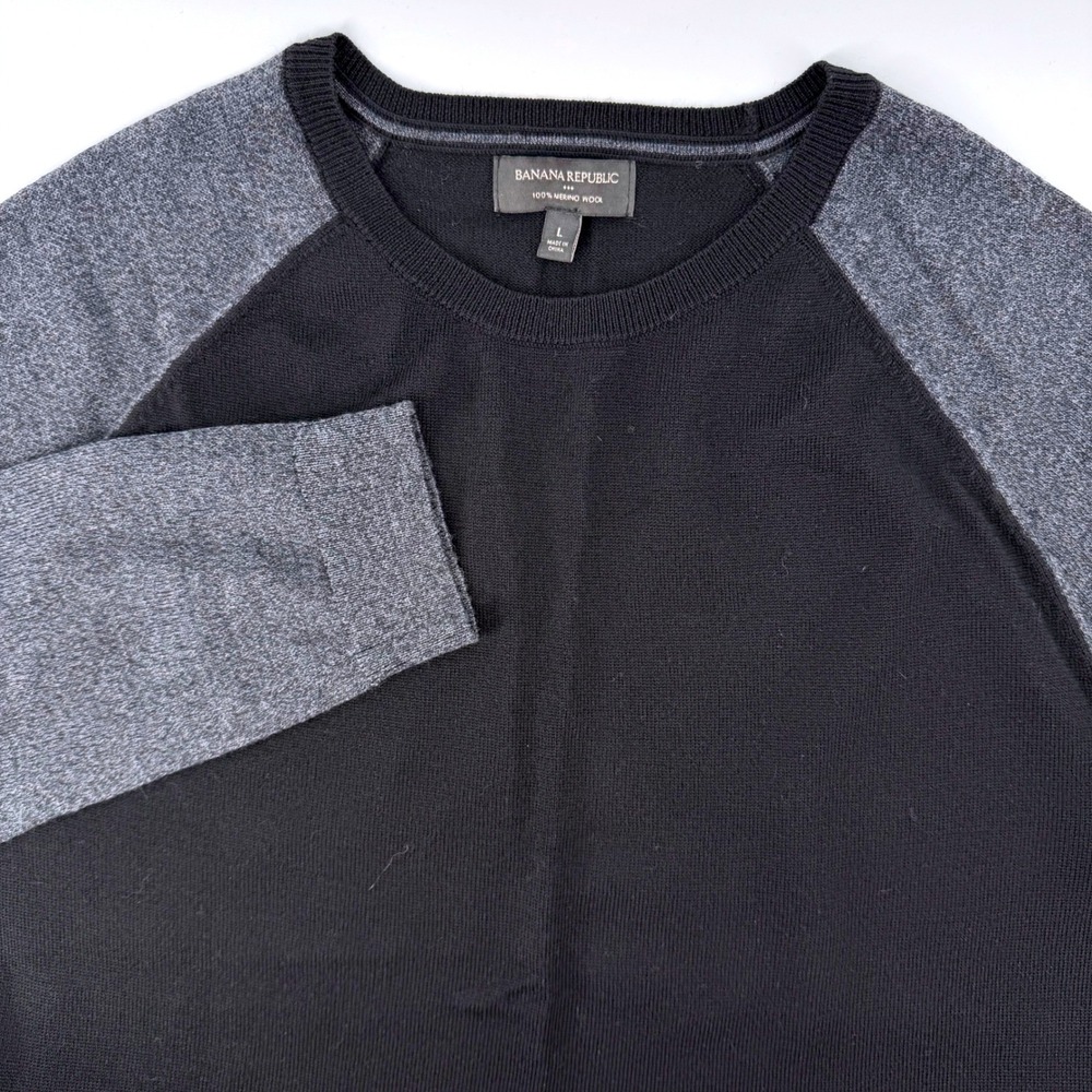 Banana Republic Sweater Large Black Gray Merino Wool Raglan Crew Neck Fine Knit